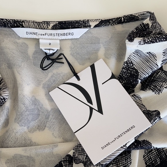 Y2K DVF Silk Dress - Picture 11 of 11